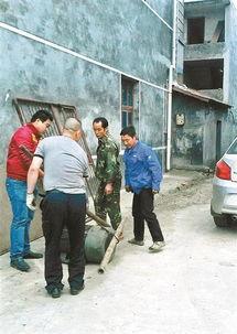 爆料山西黑煤矿记者视频,记者勇敢曝光非法开采真相